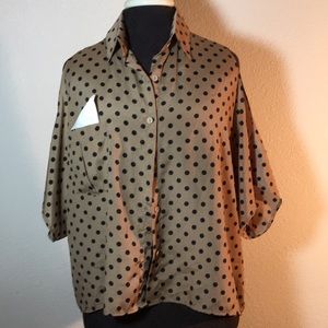 Women’s medium blouse